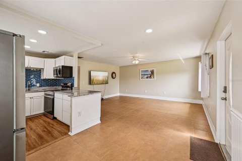 Condominio en venta en Sun City Center, Florida, 2 dormitorios, 89.19 m2 № 1917588 - foto 10