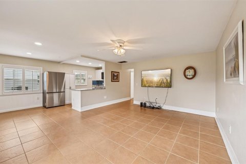 Condominio en venta en Sun City Center, Florida, 2 dormitorios, 89.19 m2 № 1917588 - foto 5