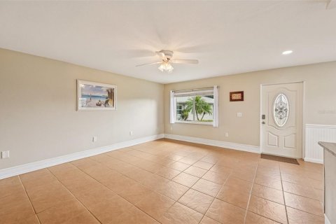 Condominio en venta en Sun City Center, Florida, 2 dormitorios, 89.19 m2 № 1917588 - foto 8