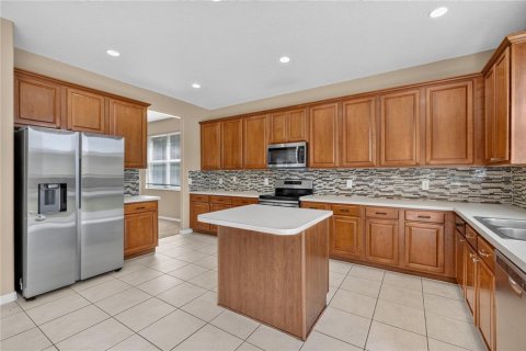 House in Oakland, Florida 4 bedrooms, 230.96 sq.m. № 2225079 - photo 14