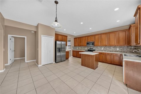 House in Oakland, Florida 4 bedrooms, 230.96 sq.m. № 2225079 - photo 13
