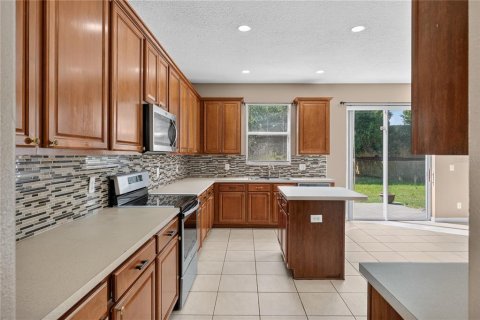 House in Oakland, Florida 4 bedrooms, 230.96 sq.m. № 2225079 - photo 10