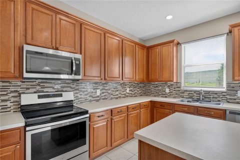 House in Oakland, Florida 4 bedrooms, 230.96 sq.m. № 2225079 - photo 16