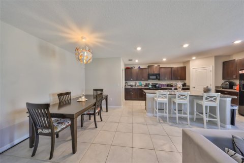 House in Riverview, Florida 5 bedrooms, 205.78 sq.m. № 1677214 - photo 4