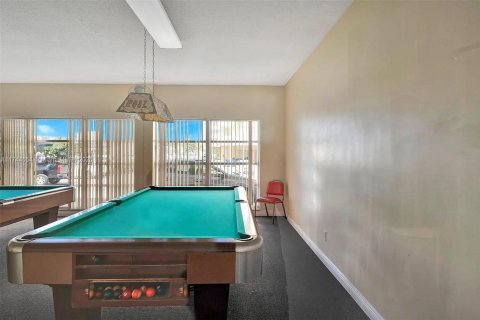 Condominio en venta en Hallandale Beach, Florida, 2 dormitorios, 102.19 m2 № 1981956 - foto 18
