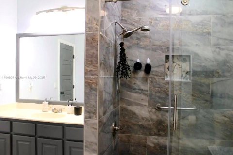 Купить виллу или дом в Хомстед, Флорида 6 спален, 525.73м2, № 1726613 - фото 18