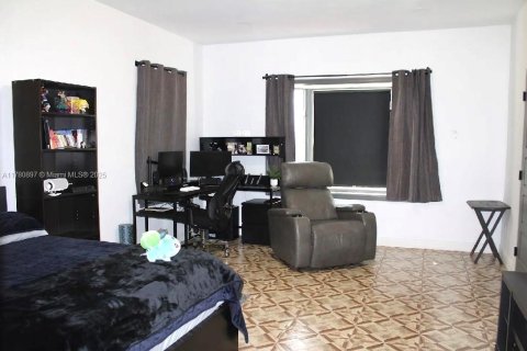 Купить виллу или дом в Хомстед, Флорида 6 спален, 525.73м2, № 1726613 - фото 26