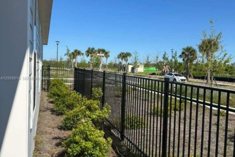 House in Saint Cloud, Florida 3 bedrooms № 2069550 - photo 25