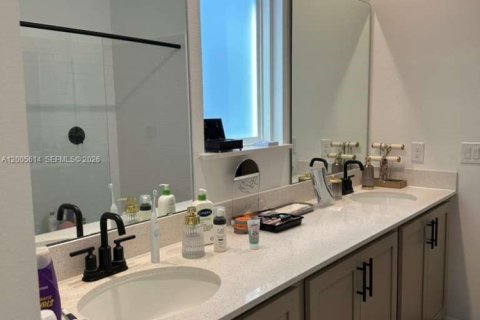 House in Saint Cloud, Florida 3 bedrooms № 2069550 - photo 18