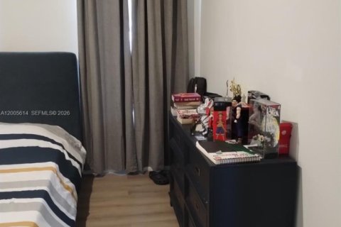 House in Saint Cloud, Florida 3 bedrooms № 2069550 - photo 12