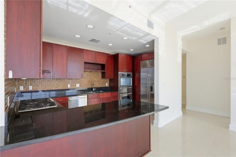 Condo in Orlando, Florida, 3 bedrooms  № 2395532 - photo 19