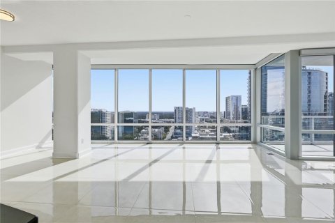 Condo in Orlando, Florida, 3 bedrooms  № 2395532 - photo 10