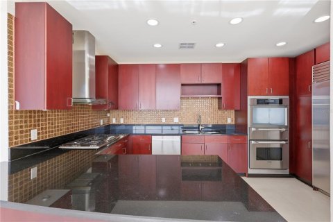 Condo in Orlando, Florida, 3 bedrooms  № 2395532 - photo 18