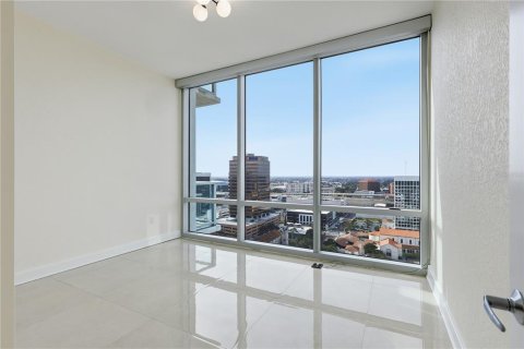 Condo in Orlando, Florida, 3 bedrooms  № 2395532 - photo 15