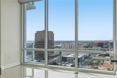 Condo in Orlando, Florida, 3 bedrooms  № 2395532 - photo 24