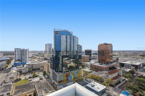 Condo in Orlando, Florida, 3 bedrooms  № 2395532 - photo 8