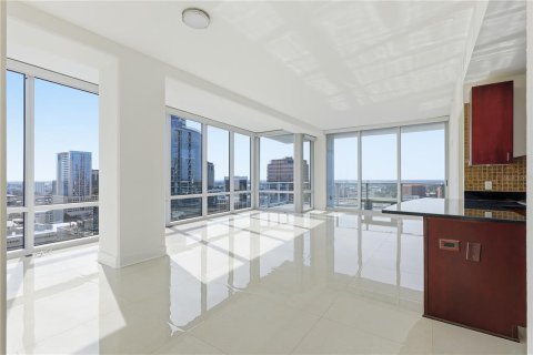 Condo in Orlando, Florida, 3 bedrooms  № 2395532 - photo 17