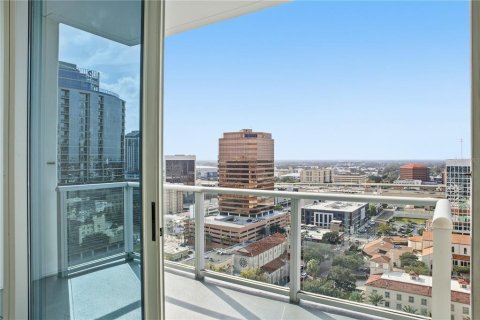 Condo in Orlando, Florida, 3 bedrooms  № 2395532 - photo 23