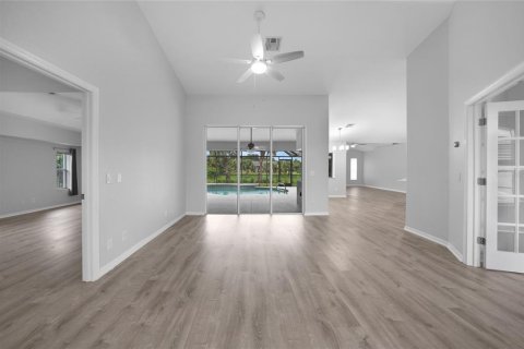 Villa ou maison à vendre à North Port, Floride: 3 chambres, 195.19 m2 № 1918055 - photo 4