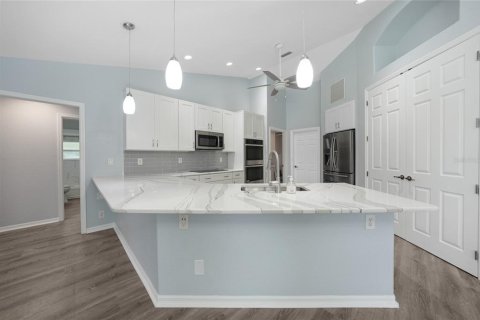 Villa ou maison à vendre à North Port, Floride: 3 chambres, 195.19 m2 № 1918055 - photo 6