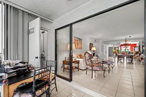 Condo in Delray Beach, Florida, 2 bedrooms  № 2081613 - photo 17