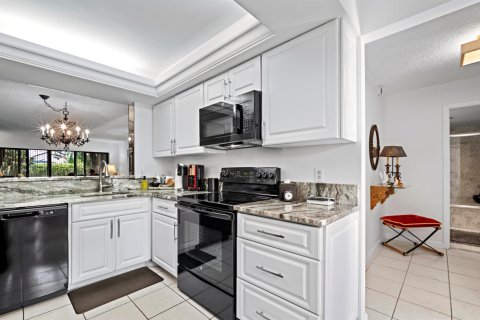 Condo in Delray Beach, Florida, 2 bedrooms  № 2081613 - photo 7