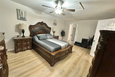 Villa ou maison à vendre à Ocala, Floride: 4 chambres № 2004571 - photo 17