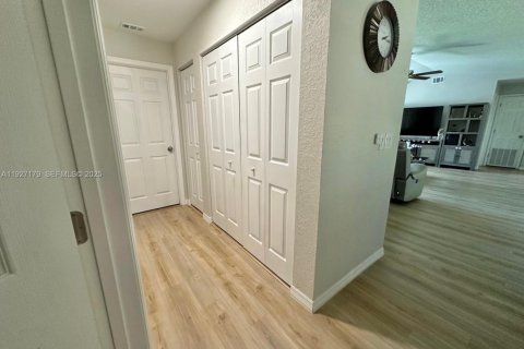 Villa ou maison à vendre à Ocala, Floride: 4 chambres № 2004571 - photo 21