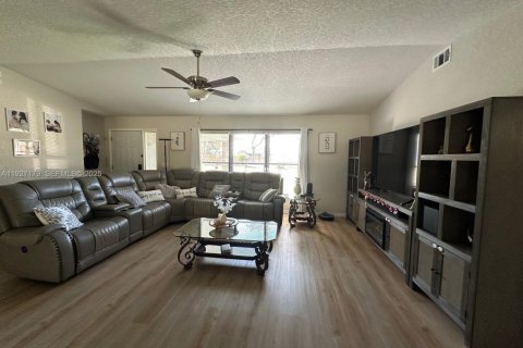 Villa ou maison à vendre à Ocala, Floride: 4 chambres № 2004571 - photo 9