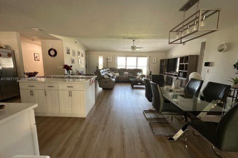 Villa ou maison à vendre à Ocala, Floride: 4 chambres № 2004571 - photo 13