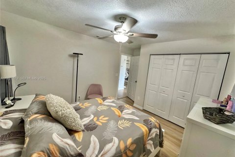 Villa ou maison à vendre à Ocala, Floride: 4 chambres № 2004571 - photo 28