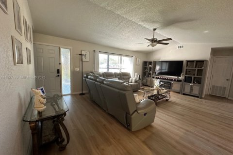 Villa ou maison à vendre à Ocala, Floride: 4 chambres № 2004571 - photo 8