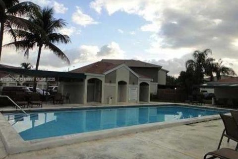 Adosado en alquiler en Pembroke Pines, Florida, 2 dormitorios, 105.35 m2 № 1928074 - foto 18
