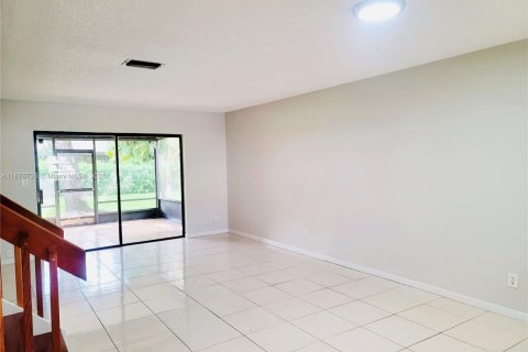 Adosado en alquiler en Pembroke Pines, Florida, 2 dormitorios, 105.35 m2 № 1928074 - foto 7