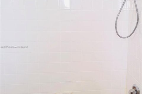 Adosado en alquiler en Pembroke Pines, Florida, 2 dormitorios, 105.35 m2 № 1928074 - foto 16