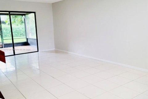 Touwnhouse à louer à Pembroke Pines, Floride: 2 chambres, 105.35 m2 № 1928074 - photo 9