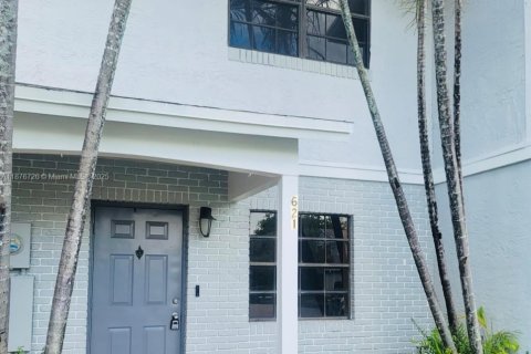 Touwnhouse à louer à Pembroke Pines, Floride: 2 chambres, 105.35 m2 № 1928074 - photo 3