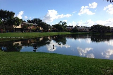 Adosado en alquiler en Pembroke Pines, Florida, 2 dormitorios, 105.35 m2 № 1928074 - foto 2
