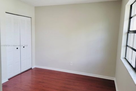 Adosado en alquiler en Pembroke Pines, Florida, 2 dormitorios, 105.35 m2 № 1928074 - foto 14