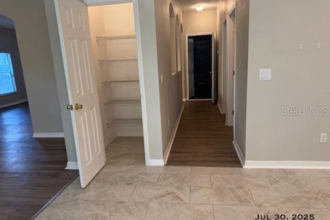 House in Orlando, Florida 5 bedrooms, 248.33 sq.m. № 1910685 - photo 11