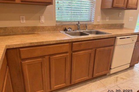 House in Orlando, Florida 5 bedrooms, 248.33 sq.m. № 1910685 - photo 14