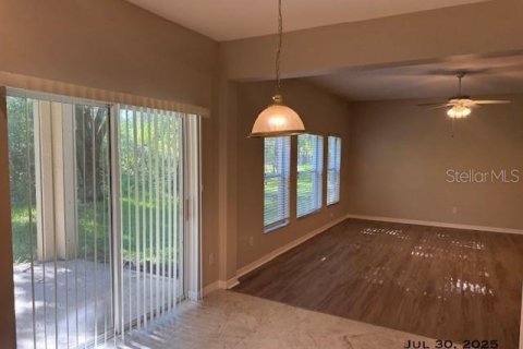 House in Orlando, Florida 5 bedrooms, 248.33 sq.m. № 1910685 - photo 10