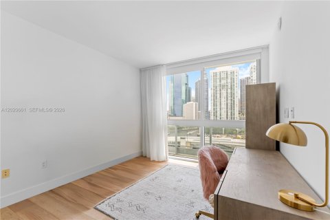 Condominio en venta en Miami, Florida, 3 dormitorios, 143.44 m2 № 2186297 - foto 17