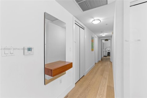 Condominio en venta en Miami, Florida, 3 dormitorios, 143.44 m2 № 2186297 - foto 19