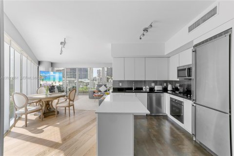 Condominio en venta en Miami, Florida, 3 dormitorios, 143.44 m2 № 2186297 - foto 3