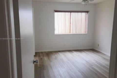Touwnhouse à vendre à Lauderhill, Floride: 2 chambres, 87.33 m2 № 1882563 - photo 11