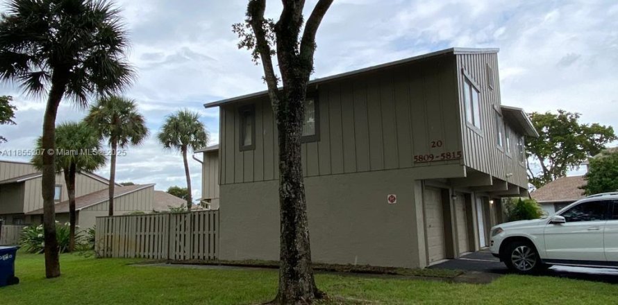 Touwnhouse à Lauderhill, Floride 2 chambres, 87.33 m2 № 1882563