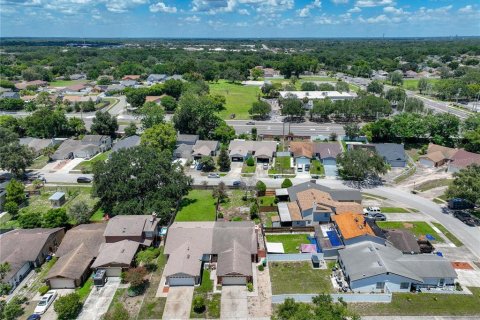 House in Orlando, Florida 3 bedrooms, 116.69 sq.m. № 2226444