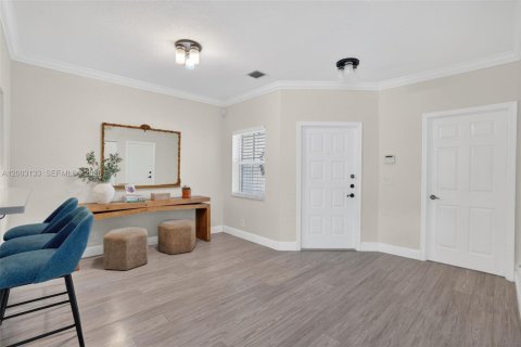 House in Pembroke Pines, Florida 3 bedrooms, 142.05 sq.m. № 2069417 - photo 8