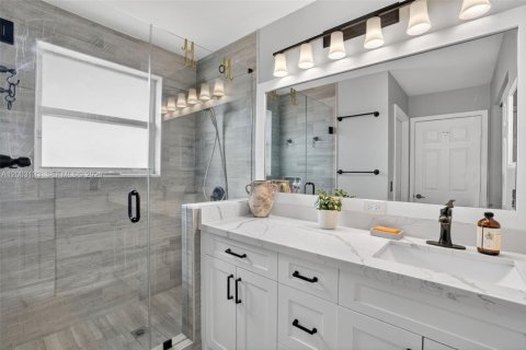 House in Pembroke Pines, Florida 3 bedrooms, 142.05 sq.m. № 2069417 - photo 24